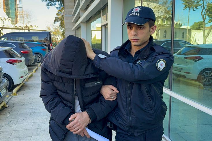 14 yaşındaki kıza cinsel tacizden tutuklandığı sırada kız babası oldu