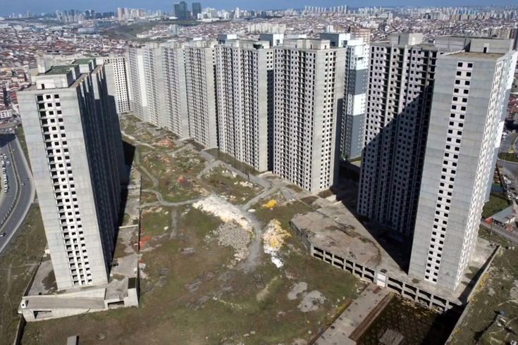 İstanbul'da 15 yıldır inşaatı süren gökdelenleri yapan şirkete kayyum atandı
