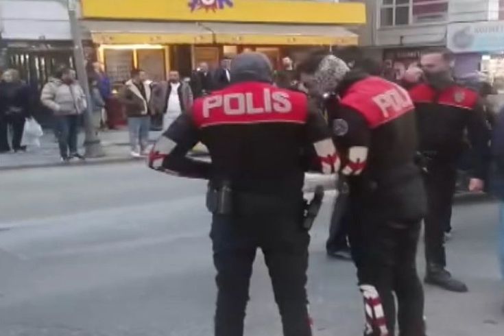 Şişli'de silahlı kavgada pide kuyruğunda bekleyen kadın ağır yaralandı