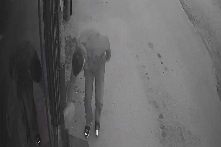 Bursa'da pizza zincirinin eski çalışanı 2 şubeyi kundakladı; o anlar kamerada