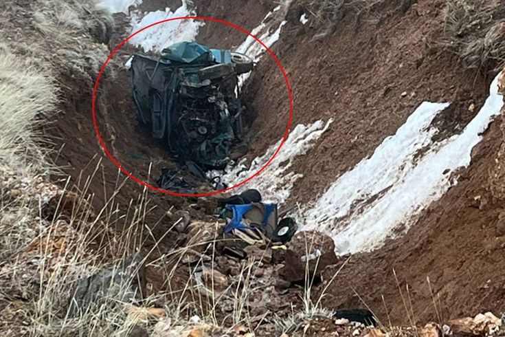 Gençlerin bulunduğu otomobil şarampole uçtu: Ölü ve yaralılar var