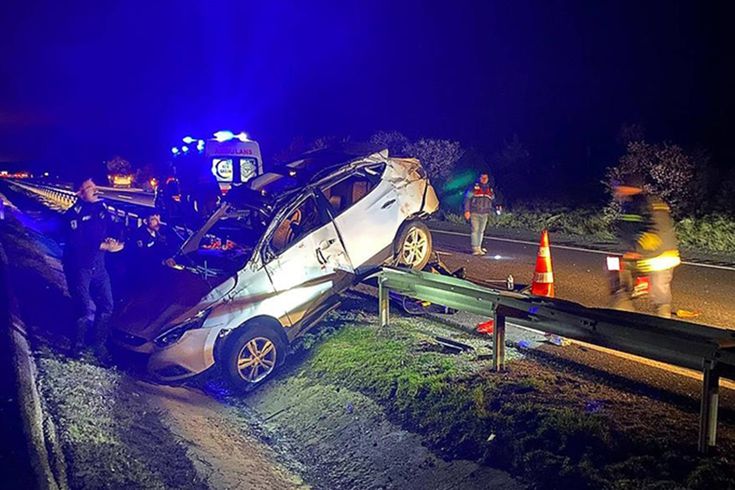 Eskişehir'de otomobilin SUV tipi araçla çarpıştığı kazada 2 kişi öldü, 4 kişi yaralandı