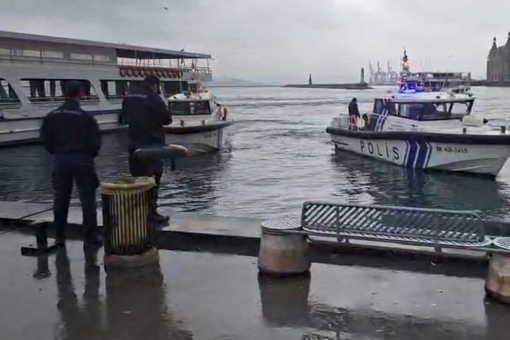 Kadıköy'de sabah saatlerinde fark edildi! Gören telefona sarıldı