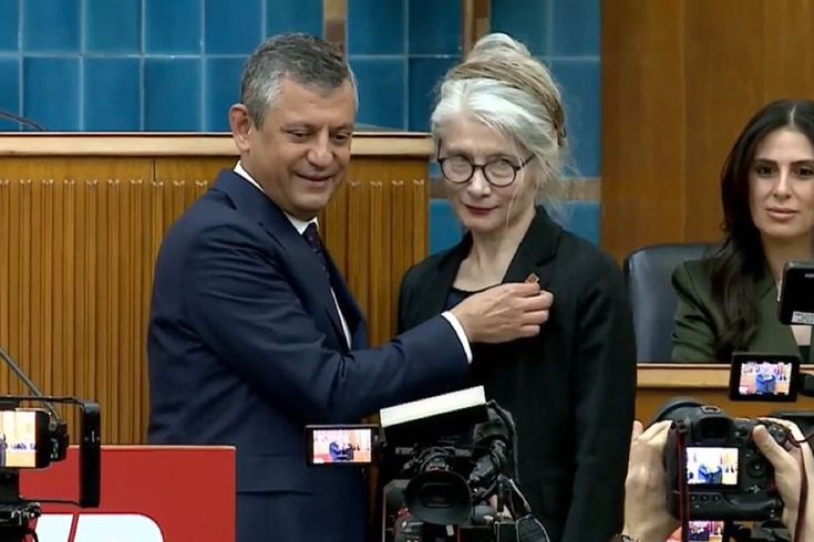 Эмине Улькер Тархан 12 лет спустя вернулась в CHP.