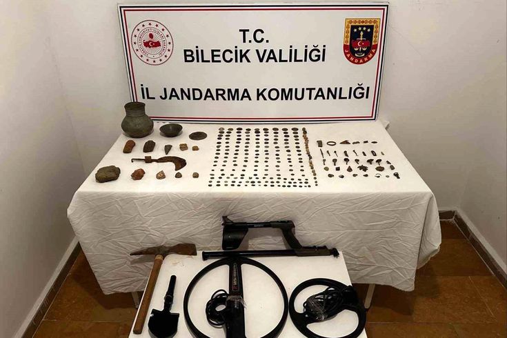 Bilecik'te tarihi eser kaçakçılığı operasyonu: 349 parça tarihi eser bulundu