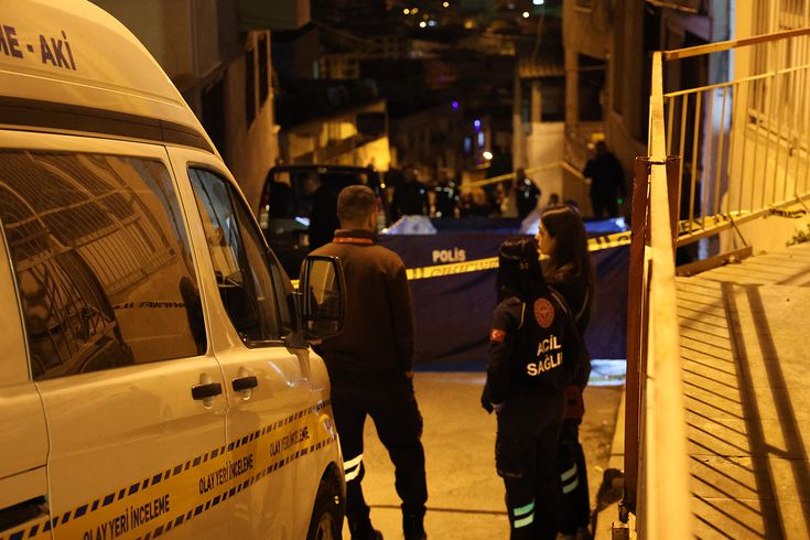 İzmir'de 2 çocuğunun annesi eski eşini öldürüp, intihar etti
