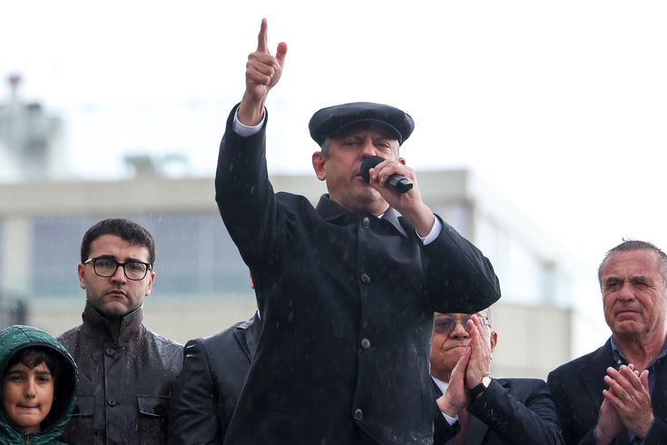 CHP Genel Başkanı Özgür Özel'e Cumhurbaşkanına hakaretten soruşturma başlatıldı