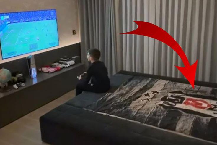 Экс-звезда Фенербахче поделился видео, как его сын играет! Деталь о Бешикташе в постели - бомба.