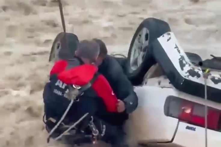 Muğla'da otomobil sel sularına kapıldı: 1 ölü, 1 yaralı