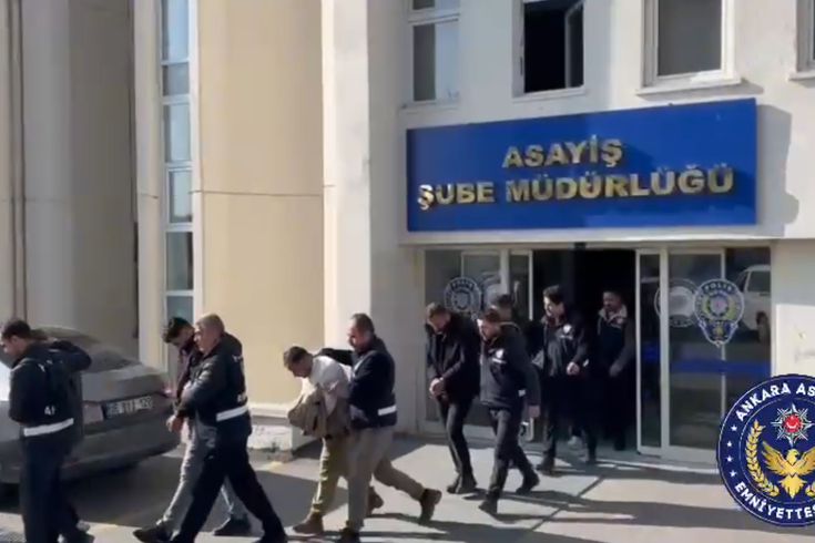Borsada yatırım vaadiyle dolandırıcılık yapanlara operasyon: 65 gözaltı