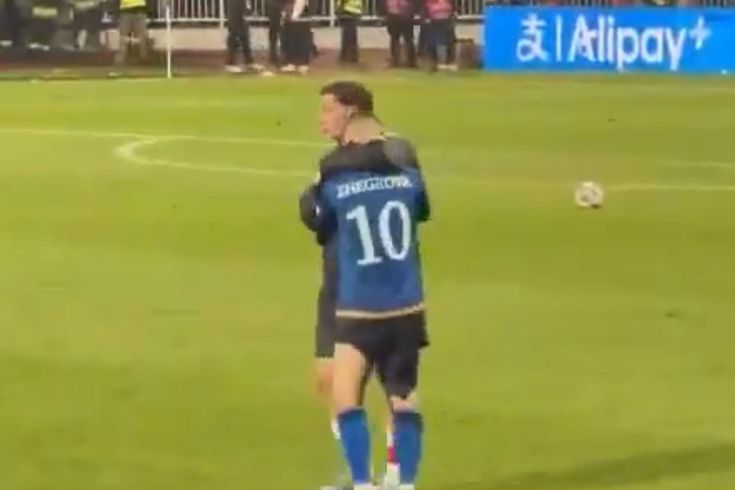 The viral footage after the historic match.