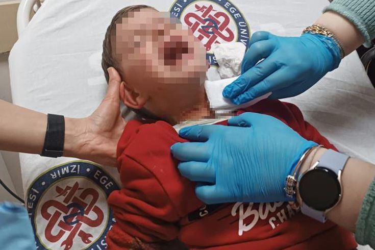 İzmir’de parkta dehşet: 2 yaşındaki çocuk bıçaklandı
