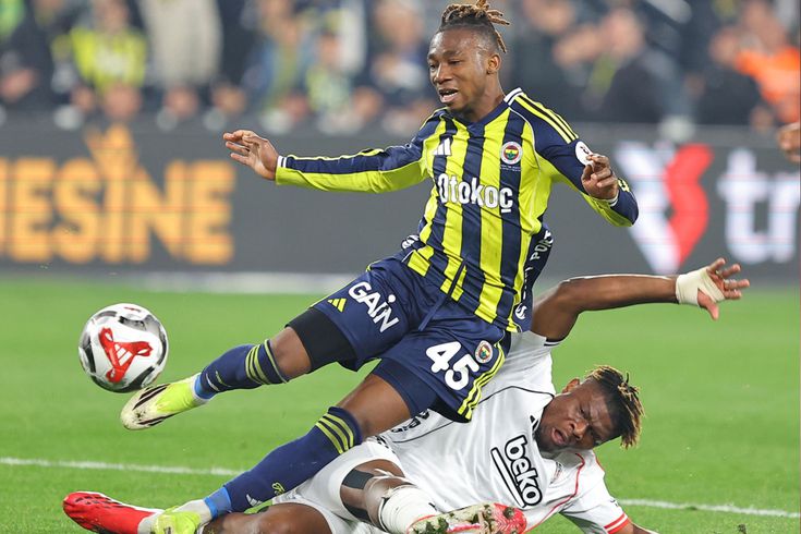 Derbi biteli saatler oldu ancak yangın dinmiyor! Bir tepki de Cerny'den
