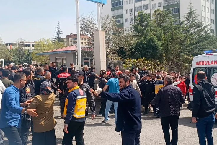 100 bin üyeli terör yuvası! Okul saldırıları sonrası peş peşe tehditler