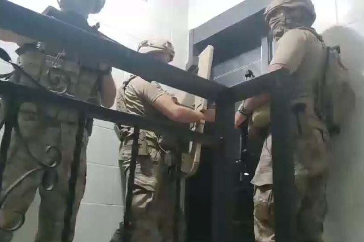 İzmir'de, okul saldırılarına ilişkin paylaşımlarla ilgili 30 gözaltı