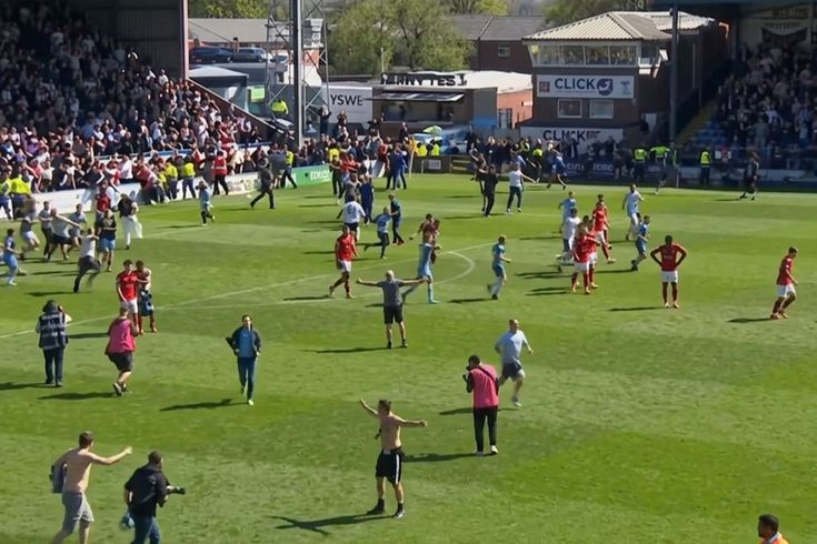 They thought the championship was secured with a goal in the 90+5th minute and rushed onto the field, only to lose the title after conceding a goal in the 90+13th minute.