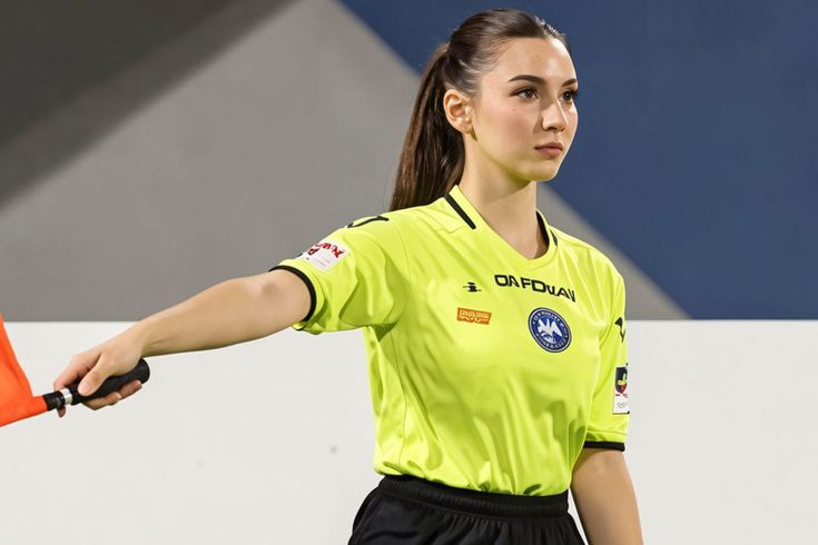 The referee confusing everyone: Real or AI?