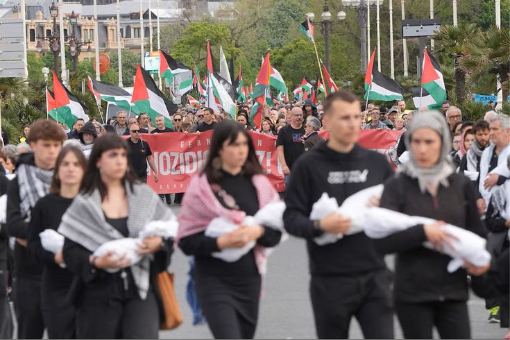 İspanya'da binlerce kişi Filistin için toplandı, “Soykırıma ve savaşa hayır” dedi