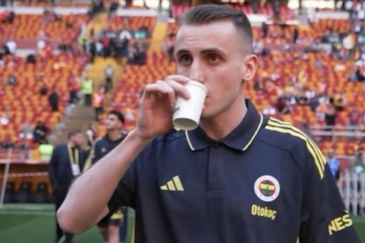 Kerem Aktürkoğlu'ndan Galatasaray taraftarını delirten hareket