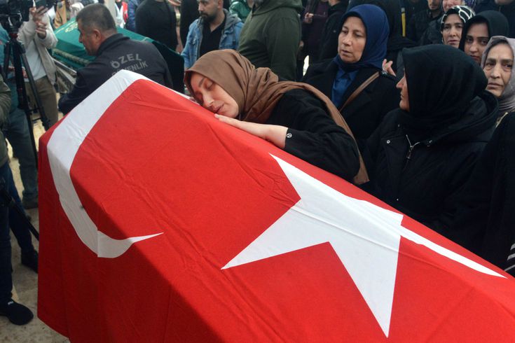 Tears flowed like a river at Almina's funeral! The mother's laments tore at the heart.