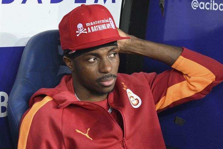 Famous name sends critical warning to Osimhen: Stay away from that team