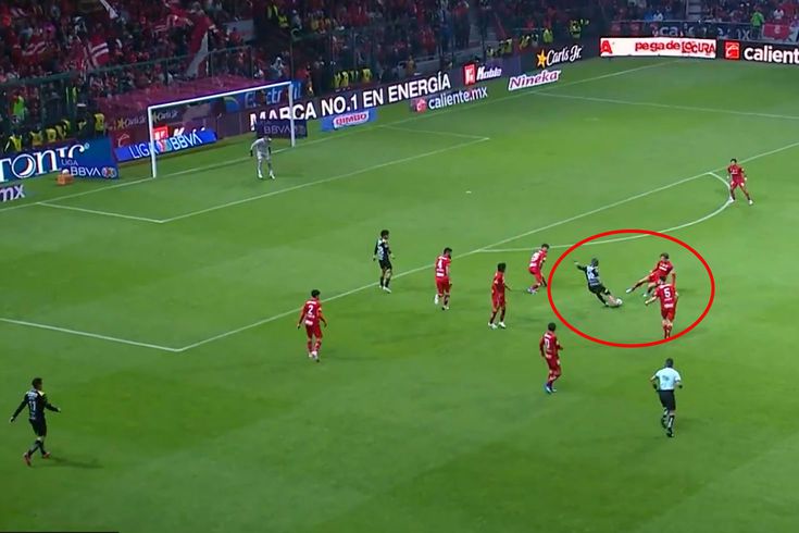Fener'in eski yıldızından inanılmaz gol