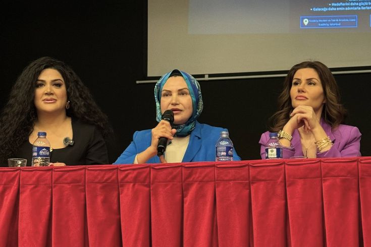 Kadıköy’de “Yıldızlar Buluşması”: Başarıya giden yol öğrencilerle konuşuldu