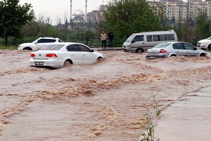 Gaziantep'te 24 okulda eğitime ara verildi