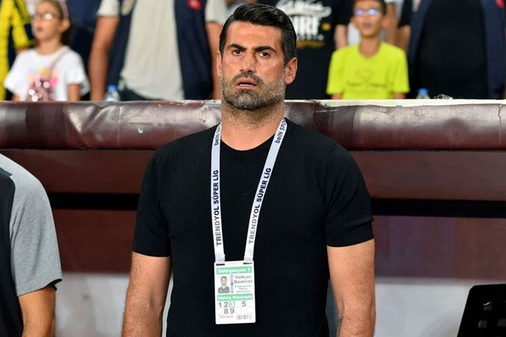 Volkan Demirel daha odasını boşaltmadan yeni hocayı buldular