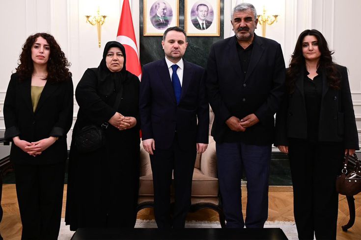 Adalet Bakanı Gürlek, Rojin Kabaiş'in ailesi ile görüştü