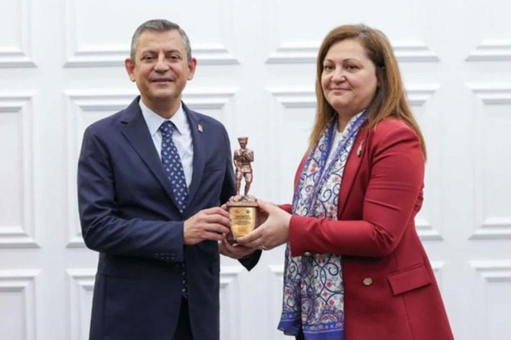 Burcu Köksal, who switched to AK Party, to CHP leader Özgür Özel: 'He should deal with his own mess'