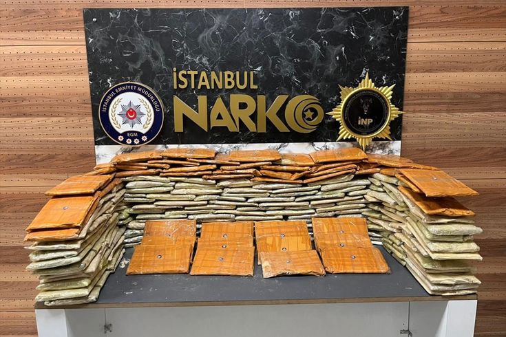 İstanbul'da bir kamyonette 92 kilo 500 gram eroin ele geçirildi