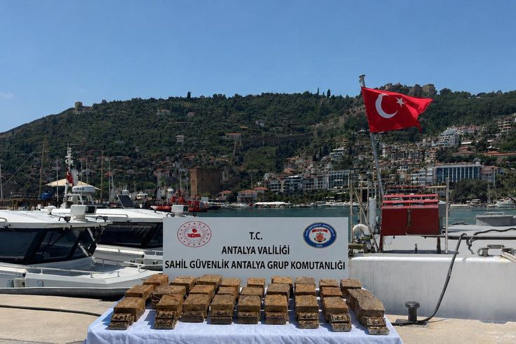 Kıyıya vuran paketten 40 kilo uyuşturucu çıktı