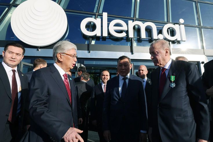Erdoğan ve Tokayev, Alem.AI Yapay Zeka Merkezi'ni ziyaret etti
