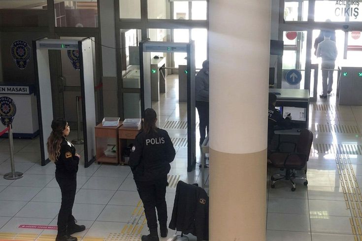 İstanbul Adliyesi'ne uyuşturucuyla girmeye çalışan şüpheli yakalandı