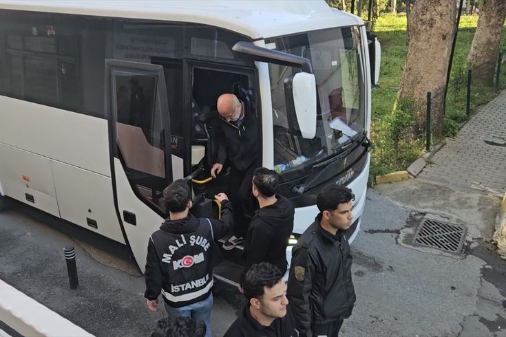 İmamoğlu çıkar amaçlı suç örgütü soruşturmasında gözaltına alınan 12 zanlı adliyeye sevk edildi