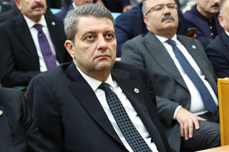 Депутат Эрсин Бейаз ушёл из партии İYİ
