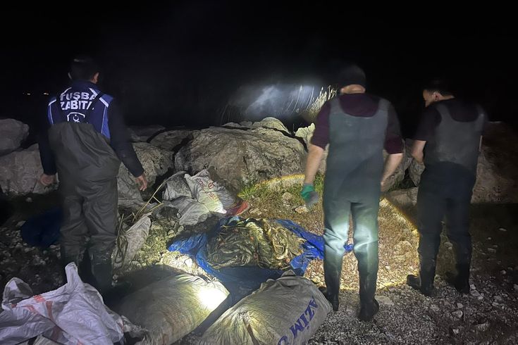 Tuşba'da kaçak avlanan 1 ton ölü, 200 kilo canlı inci kefali ele geçirildi