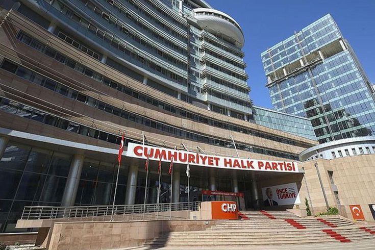 {'text':'After the absolute nullity decision, all CHP deputies were 'urgently' summoned to the headquarters.'}