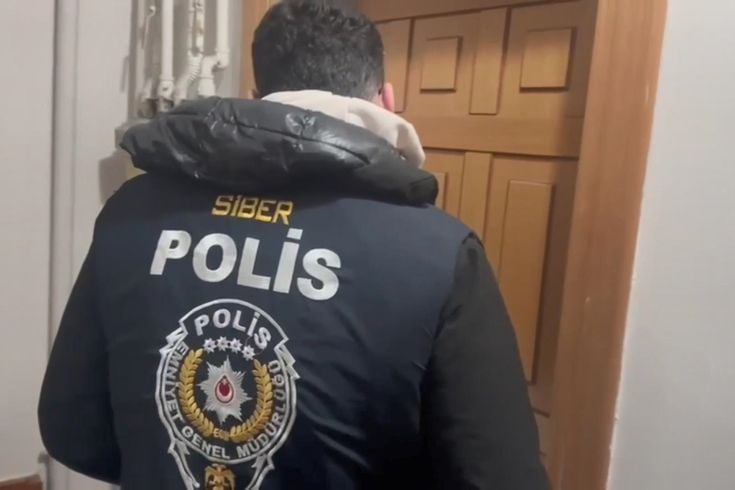Sahte 'TOKİ' sitesi kurarak çok sayıda kişiyi 9 milyon dolandıran 14 şüpheli yakalandı
