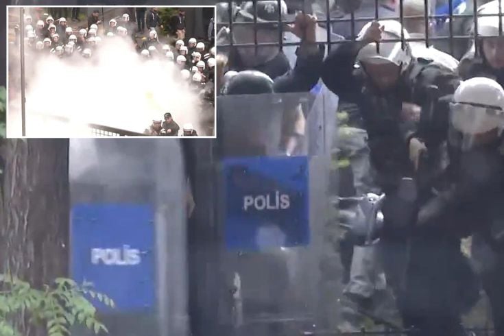CHP Genel Merkezi'nde arbede! Onlarca polis içeri girdi