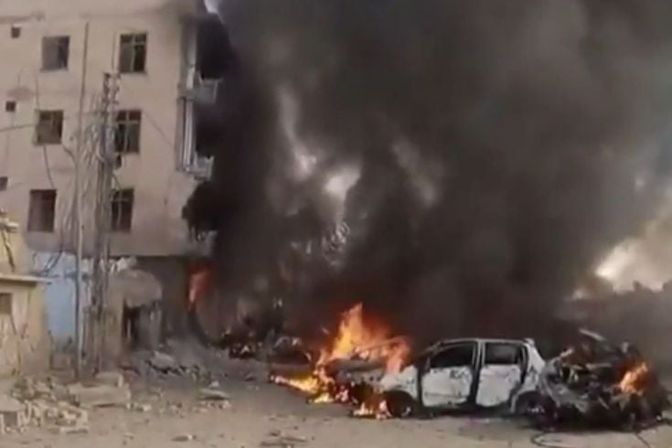 Pakistan'da demir yolu yakınında patlama: 24 ölü, 82 yaralı