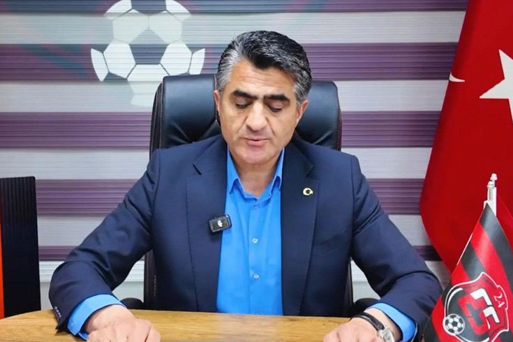 24Erzincanspor'dan tepki! 100 bin lira ödüllü yarışmayı kazanmak için yapay zeka kullanmışlar
