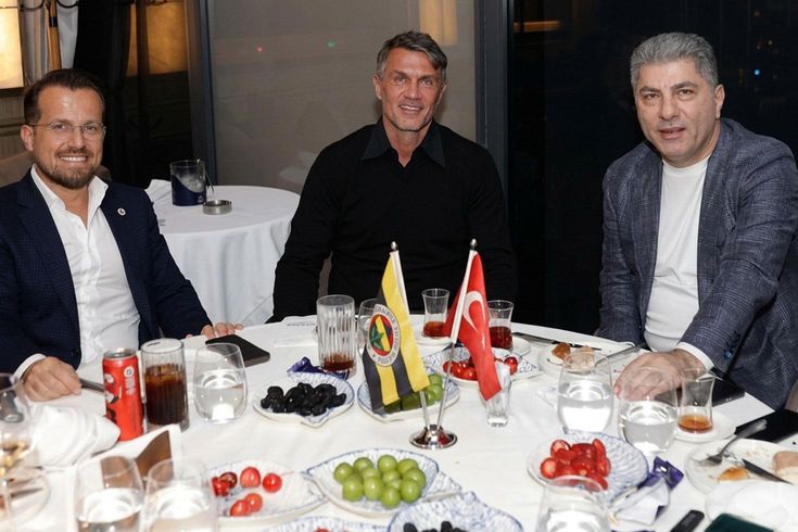 Maldini ve Hakan Safi buluştu! Leao'dan sürpriz bir yorum geldi