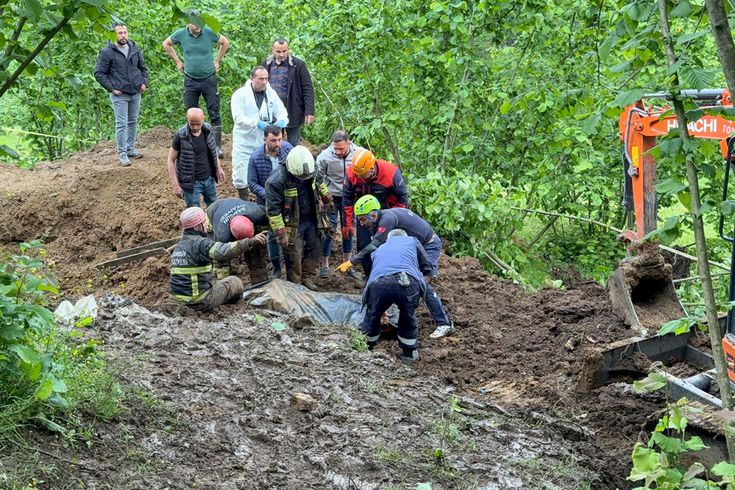 Define kazısı faciayla bitti: Göçük altında kalan şahıs hayatını kaybetti