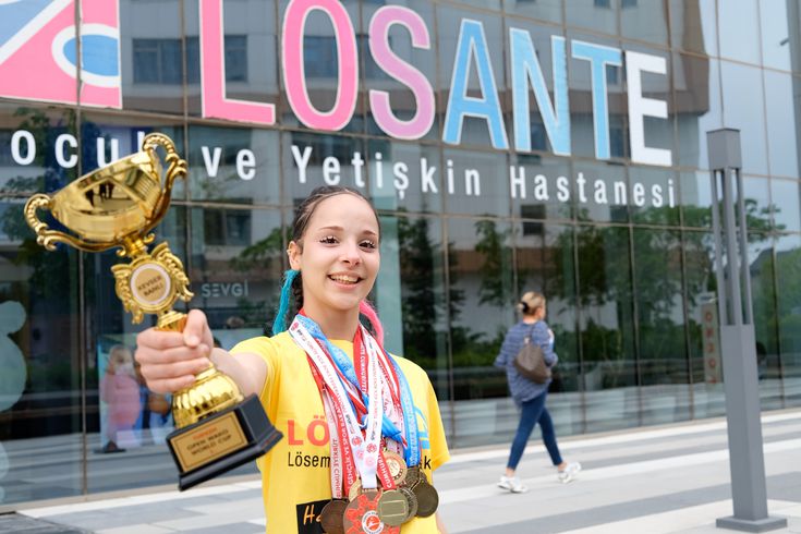 Lösemiyi yenen Kevser, dünya şampiyonu oldu