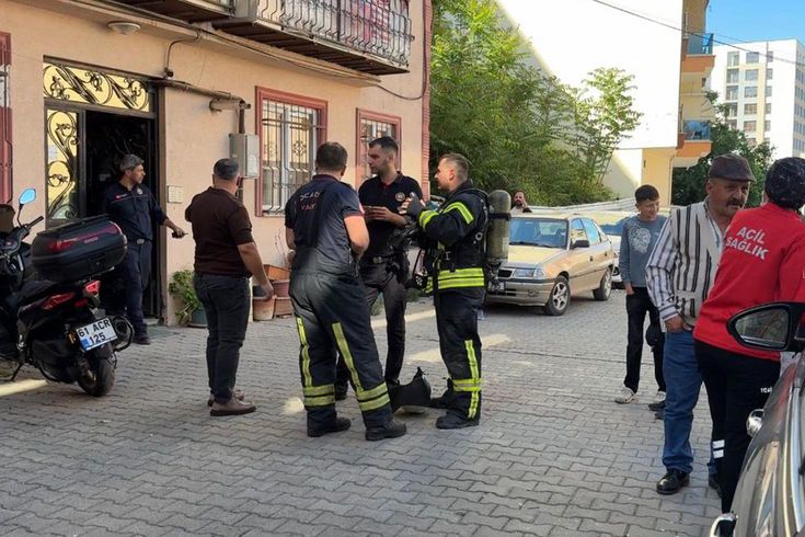 Kocaeli'de kötü kokuların geldiği evden cansız beden çıktı