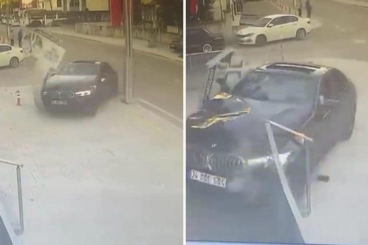 Otomobil iş yerine girdi; kaza anı kamerada