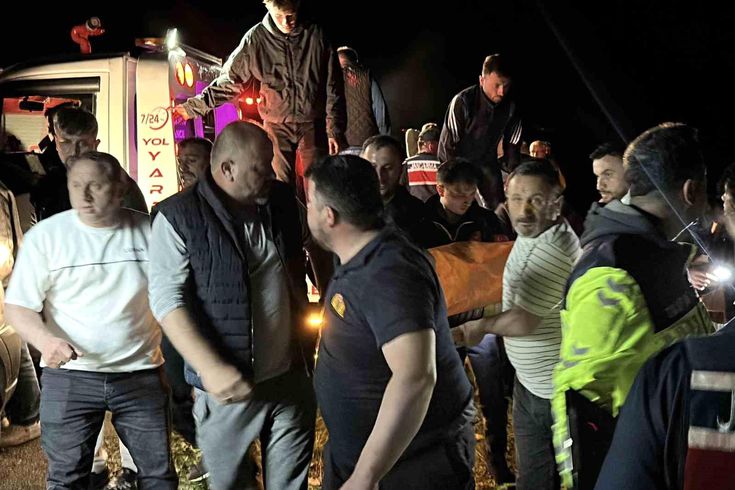 Kastamonu'da otomobil 150 metre yüksekten uçuruma yuvarlandı: 1 ölü, 3 yaralı
