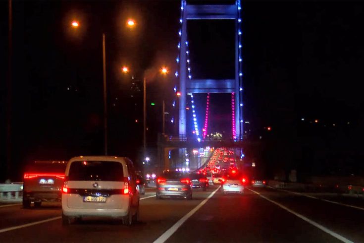İstanbul’da bayram dönüşü: Köprülerde akıcı yoğunluk